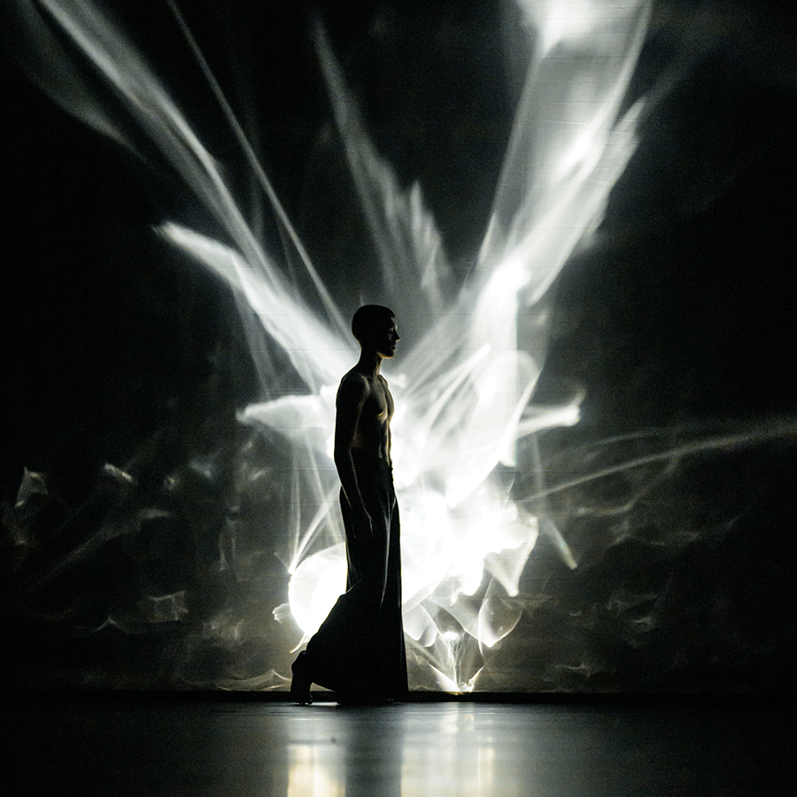 „Gods and Dogs“ – exklusive Tickets