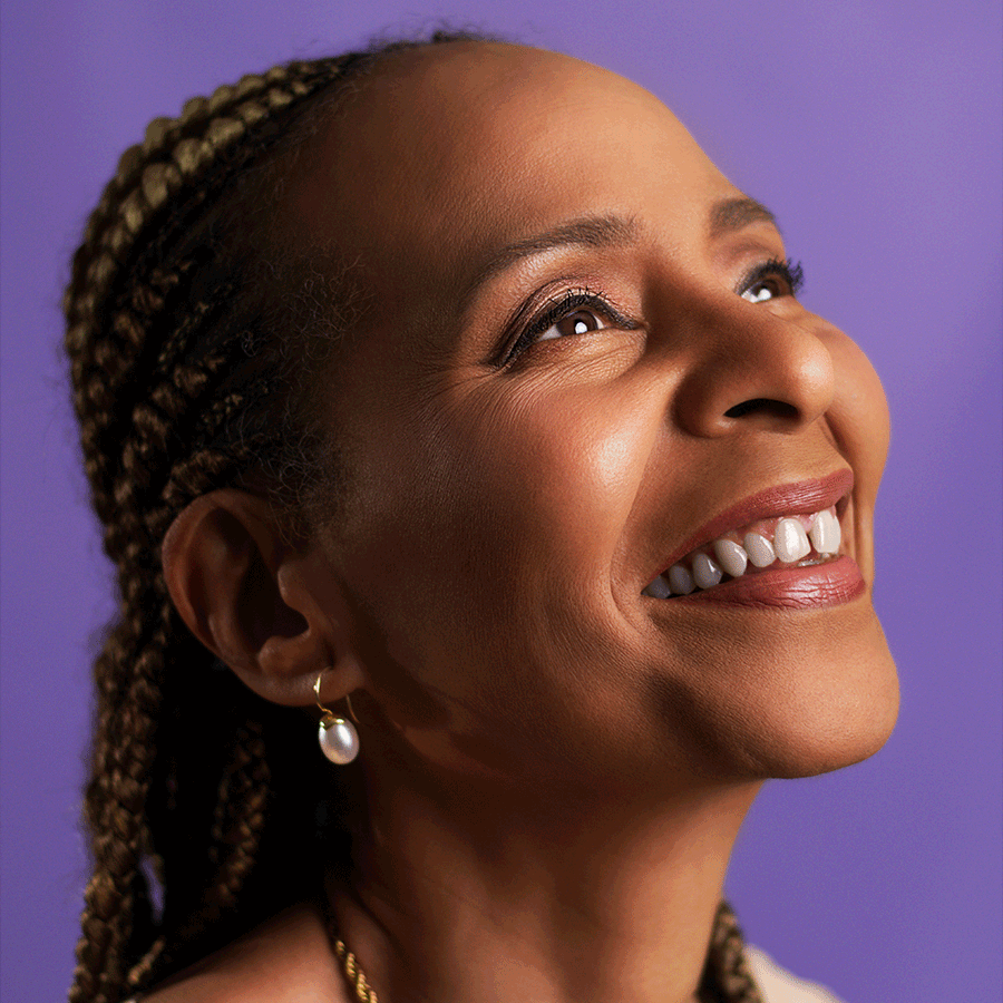 Portraitfoto von der Sängerin Jocely B. Smith