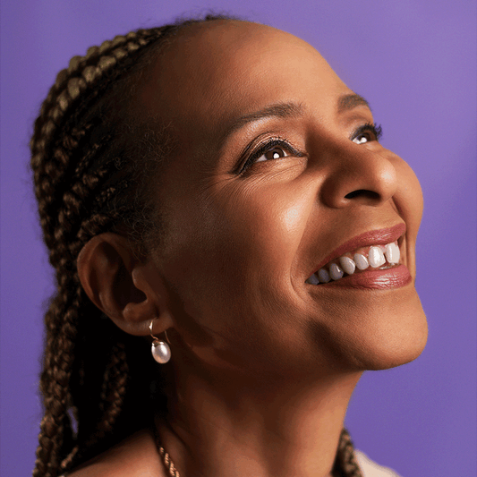 Portraitfoto von der Sängerin Jocely B. Smith