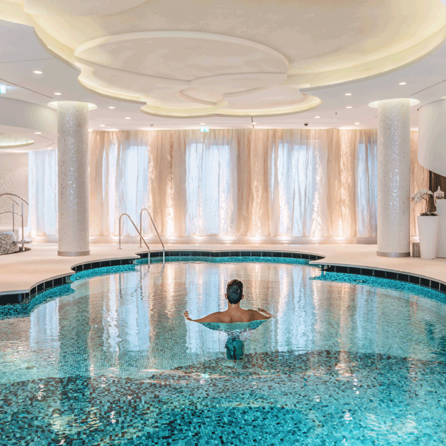 Pool Waldorf Astoria